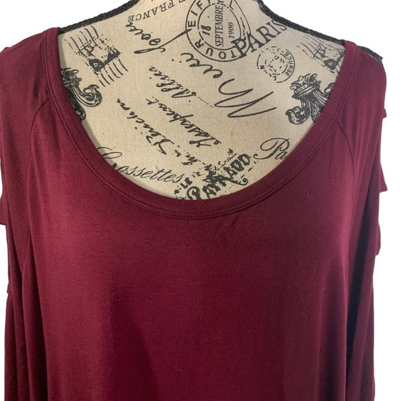Love Delirious Women’s Plus Size 3X Blouse Cold Shoulder 3/4 Sleeve Burgundy NEW - Picture 2 of 10